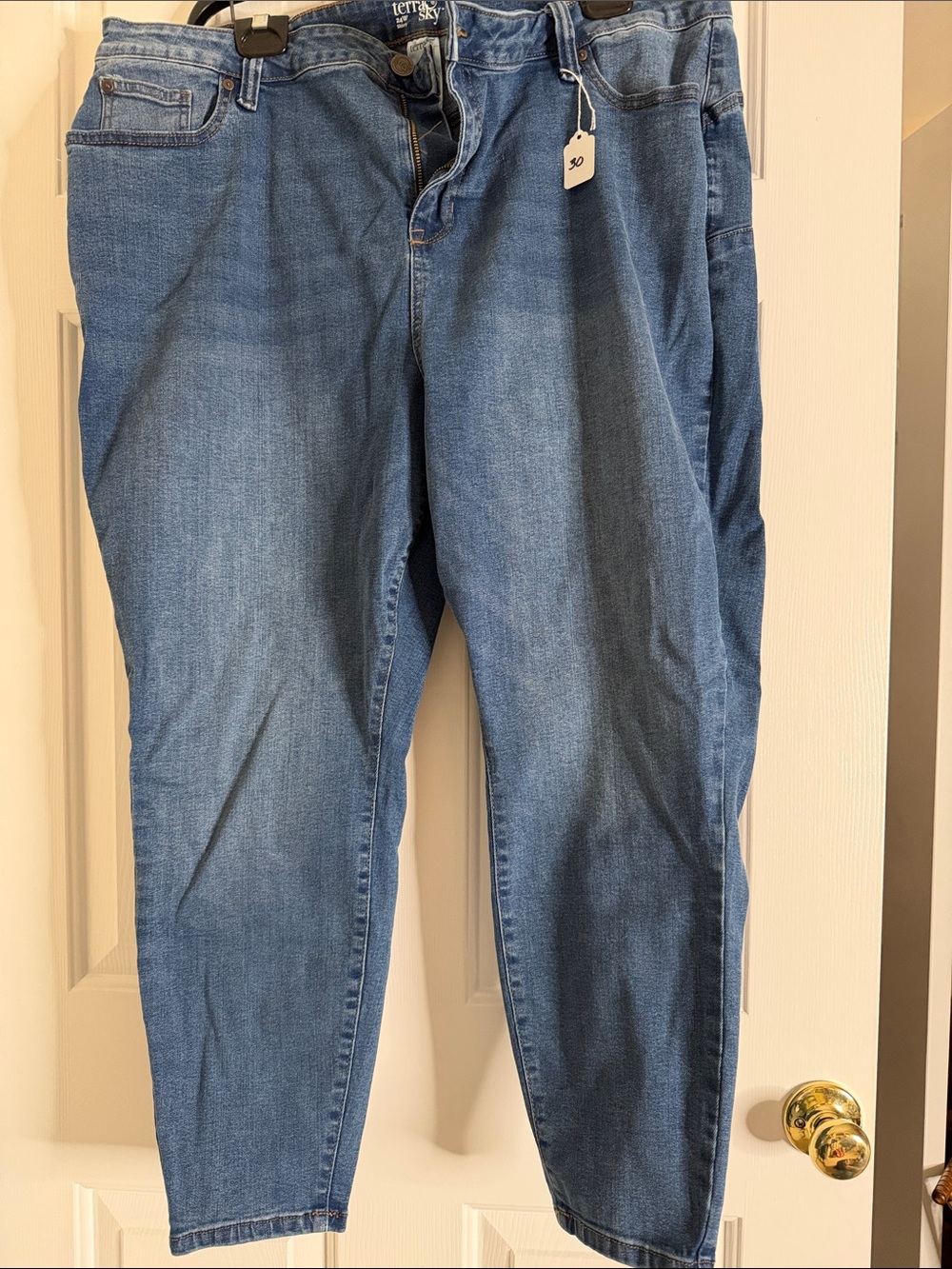 Terra & Sky Women's Straight Leg Jeans in Medium Blue